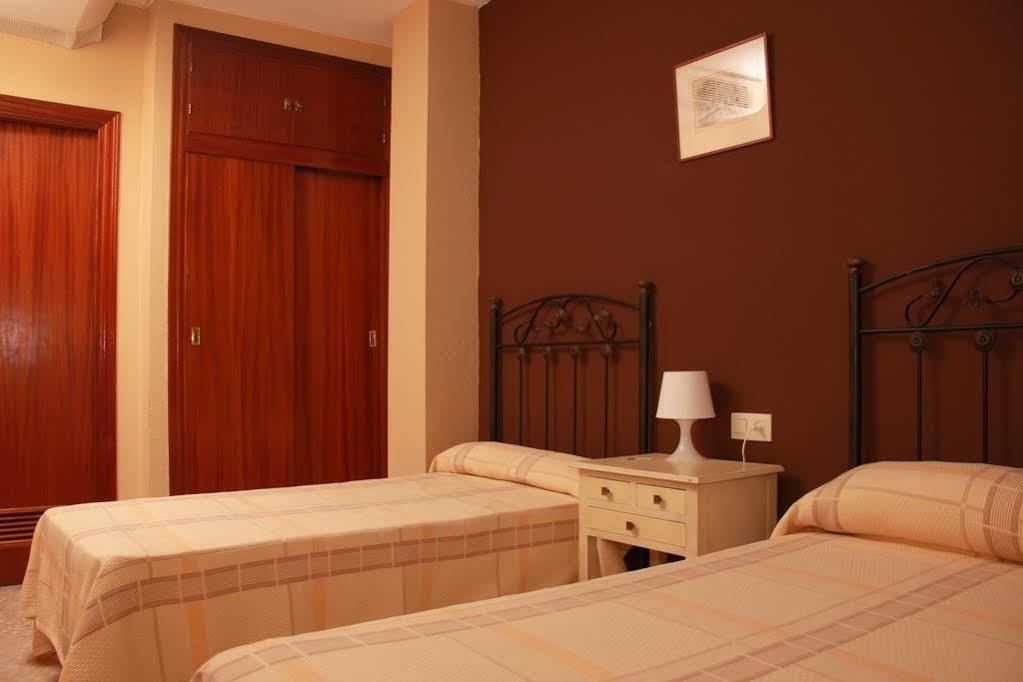 Hostal Tilos Malaga Bagian luar foto